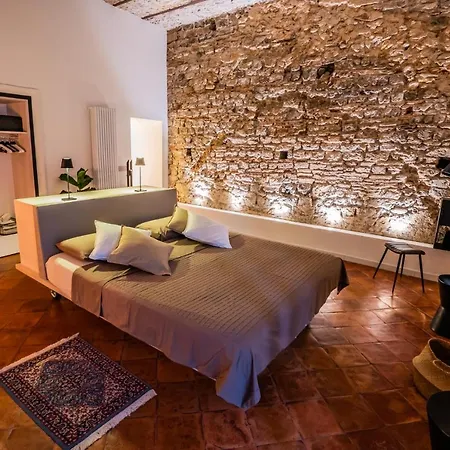 Vinto House Old Town *